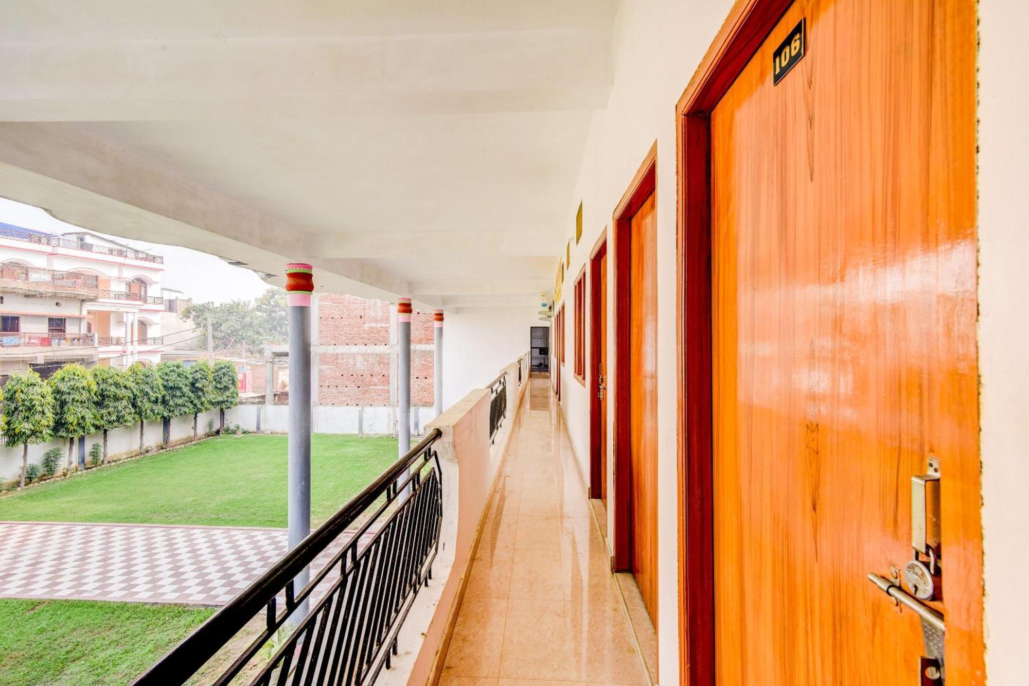 Flagship Usha Guest House - Varanasi — Photos 3